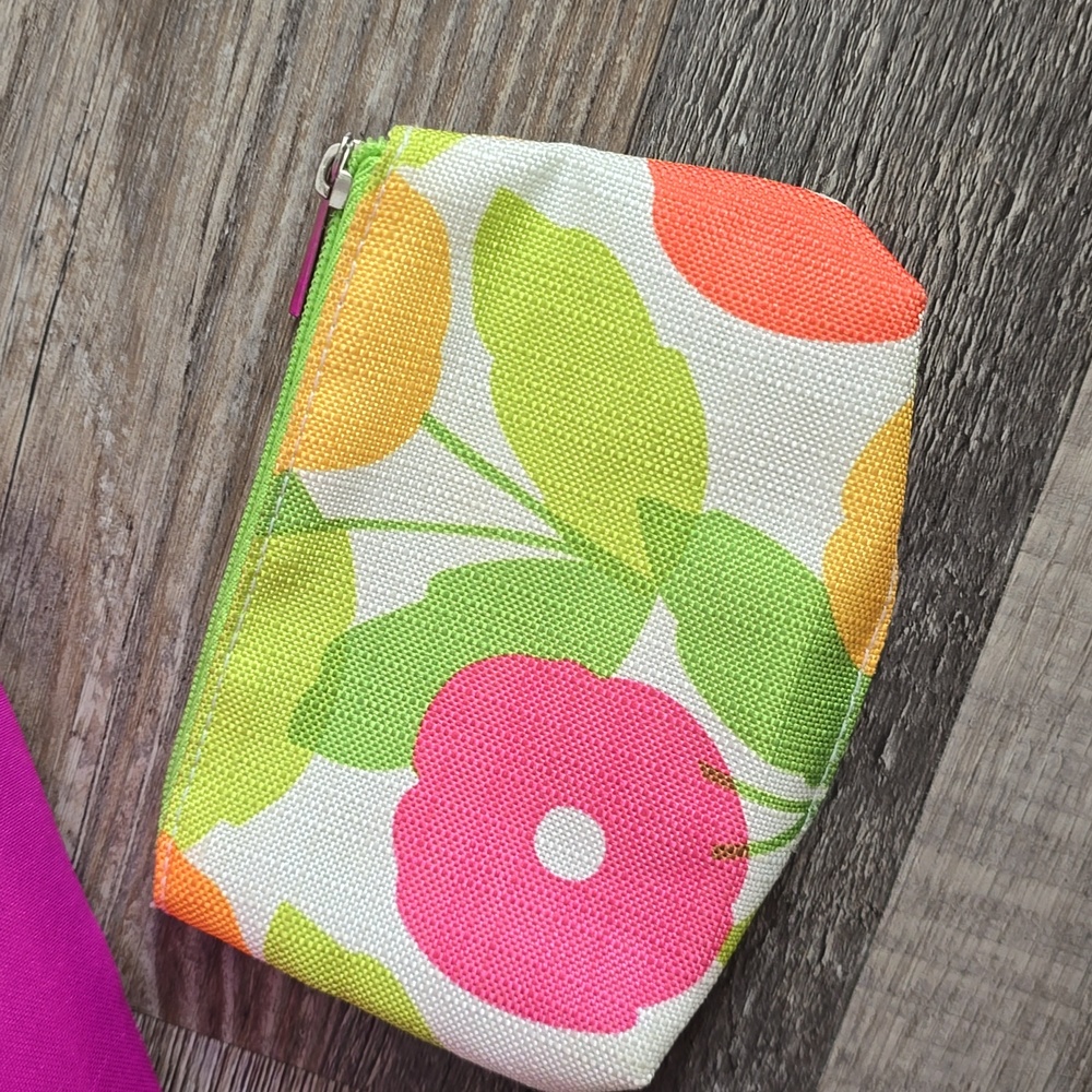 Clinique Make-Up Bags- Set Of Two - Picture 5 of 5
